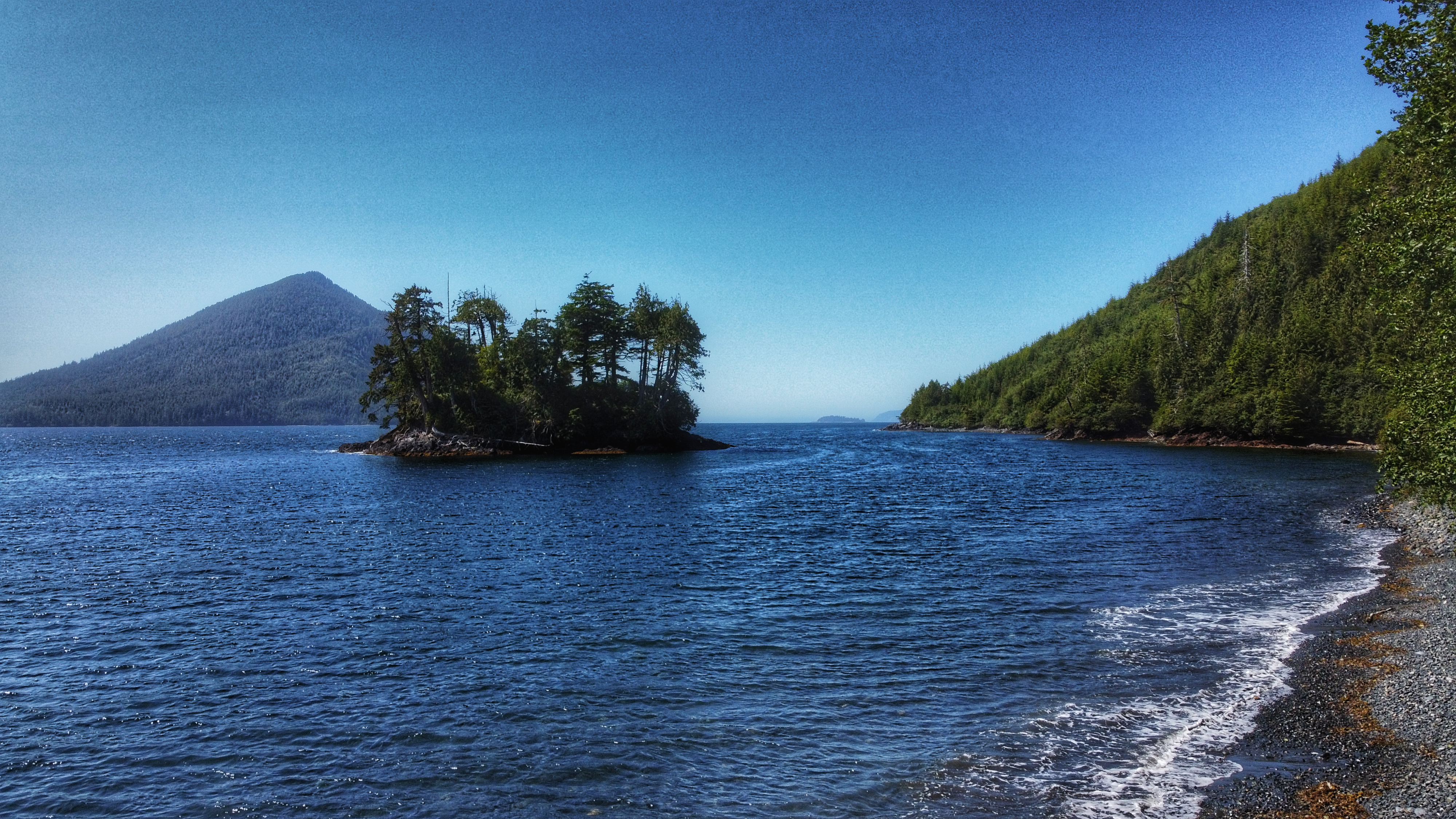 Five Mile Beach Trail – Short Hike to a Rocky Beach